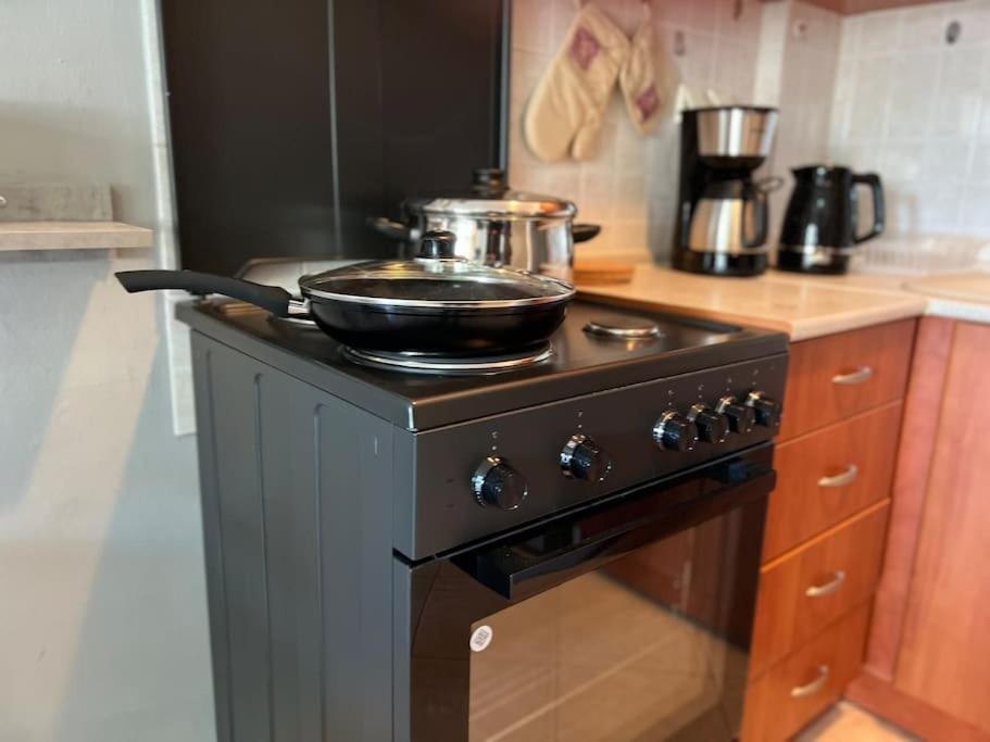 Charming, Fully-equipped, Apartment *